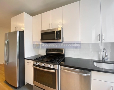 660 Fort Washington Avenue - Photo Thumbnail 3