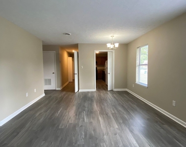 105 Howell Way - Photo Thumbnail 2