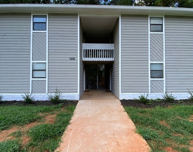 105 Howell Way - Photo Thumbnail 7