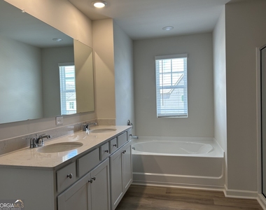59 Lambton Place - Photo Thumbnail 3