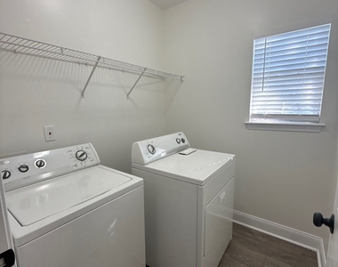 1664 Zacharys Way - Photo Thumbnail 7