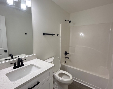 1664 Zacharys Way - Photo Thumbnail 12