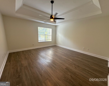 1664 Zacharys Way - Photo Thumbnail 14