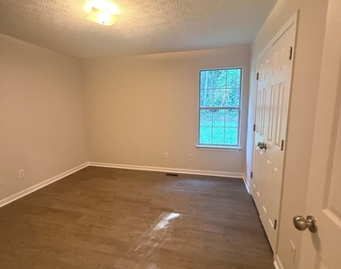 7020 Brookton Lane - Photo Thumbnail 4