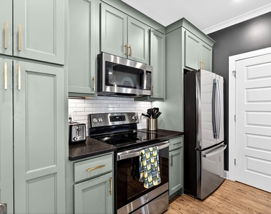 201 Marshall Street - Photo Thumbnail 14