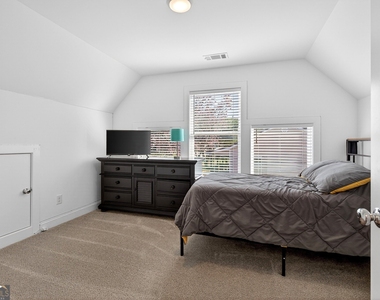 201 Marshall Street - Photo Thumbnail 22