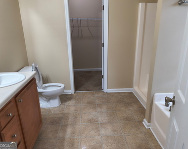 221 Polo Lane - Photo Thumbnail 12