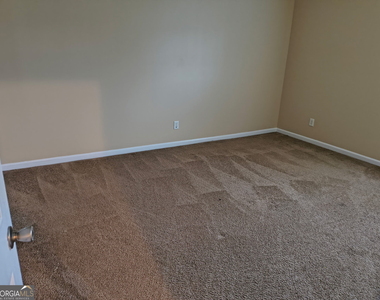 221 Polo Lane - Photo Thumbnail 9