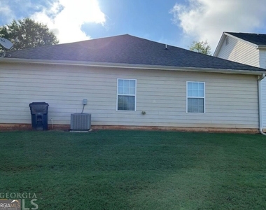 221 Polo Lane - Photo Thumbnail 3