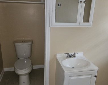 3202 Benjamin E Mays Drive Sw - Photo Thumbnail 2