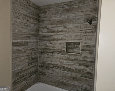 3202 Benjamin E Mays Drive Sw - Photo Thumbnail 4