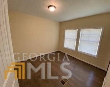 820 City Pond Road - Photo Thumbnail 9
