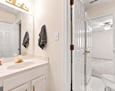 3924 Ashford Lake Court Ne - Photo Thumbnail 16
