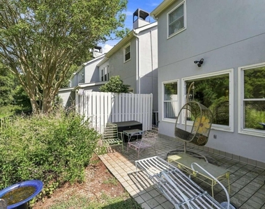 3924 Ashford Lake Court Ne - Photo Thumbnail 18