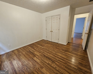 40 Summerwood Lane - Photo Thumbnail 17