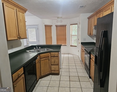 40 Summerwood Lane - Photo Thumbnail 5