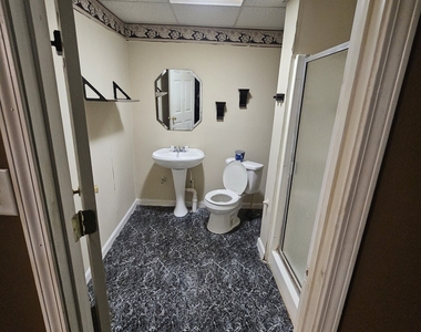 40 Summerwood Lane - Photo Thumbnail 34