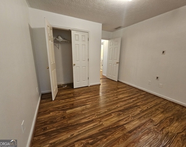 40 Summerwood Lane - Photo Thumbnail 18