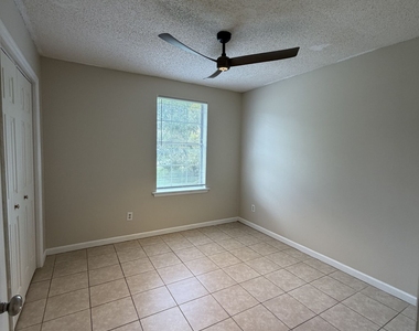 414 Admirals Walk Drive - Photo Thumbnail 10