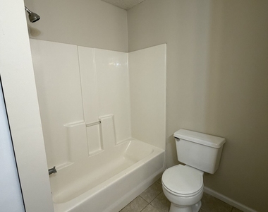 414 Admirals Walk Drive - Photo Thumbnail 16