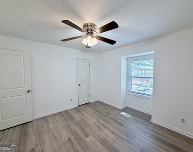 3925 Mountain View Road - Photo Thumbnail 14