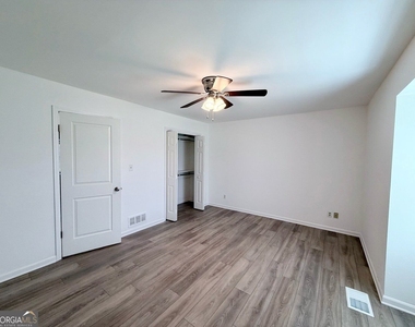 3925 Mountain View Road - Photo Thumbnail 10
