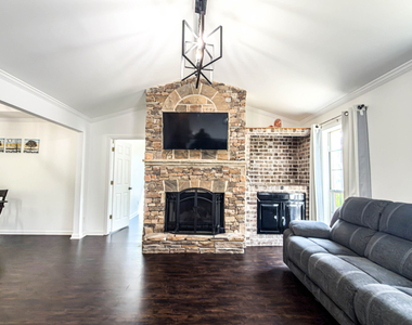 409 Fairington Lane - Photo Thumbnail 12