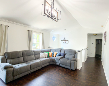 409 Fairington Lane - Photo Thumbnail 10