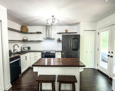 409 Fairington Lane - Photo Thumbnail 21