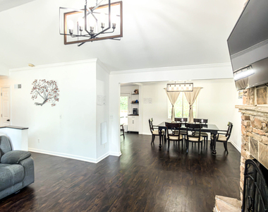 409 Fairington Lane - Photo Thumbnail 16
