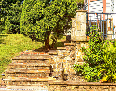409 Fairington Lane - Photo Thumbnail 6