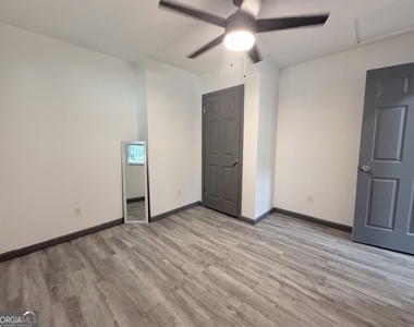 1477 Olive Street Sw - Photo Thumbnail 5