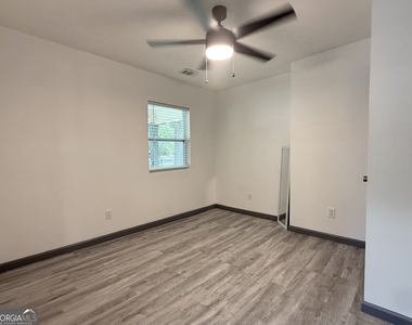 1477 Olive Street Sw - Photo Thumbnail 4