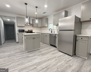 1477 Olive Street Sw - Photo Thumbnail 2