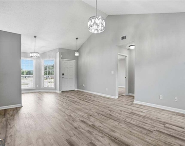 35 Shenandoah Drive - Photo Thumbnail 5