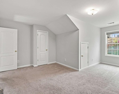 1923 Hoods Fort Circle Nw - Photo Thumbnail 13