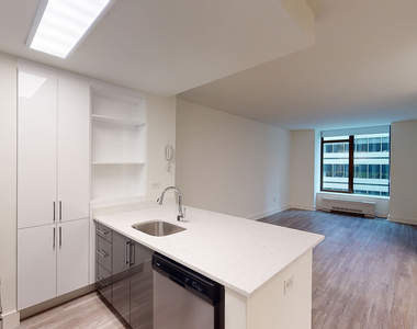 10 Hanover Square - Photo Thumbnail 2