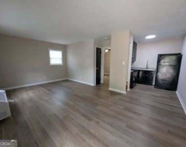 370 Peabody Street - Photo Thumbnail 1
