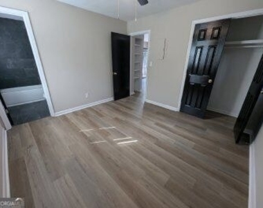 370 Peabody Street - Photo Thumbnail 4