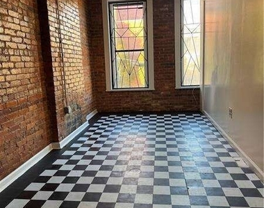 138 Edgewood Avenue - Photo Thumbnail 6