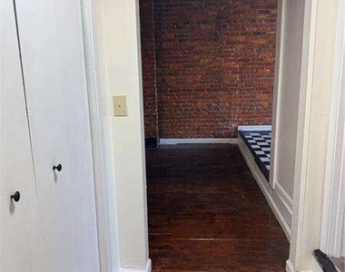 138 Edgewood Avenue - Photo Thumbnail 13