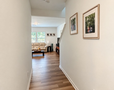2945 Salinger Way - Photo Thumbnail 2