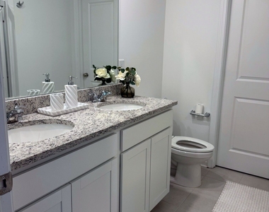 2945 Salinger Way - Photo Thumbnail 11