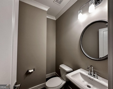 207 Bellehaven Place - Photo Thumbnail 7
