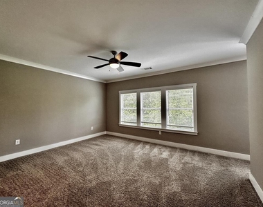207 Bellehaven Place - Photo Thumbnail 10