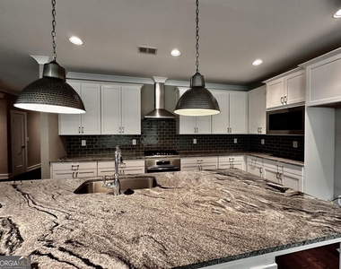 207 Bellehaven Place - Photo Thumbnail 6