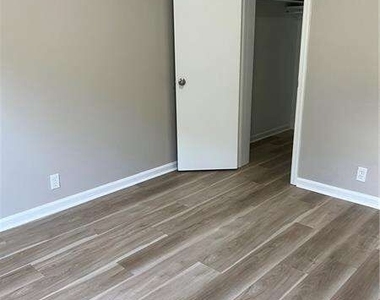 2121 Wood Court - Photo Thumbnail 28