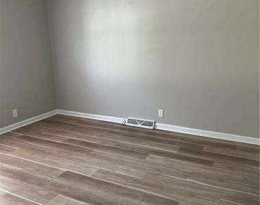 2121 Wood Court - Photo Thumbnail 13