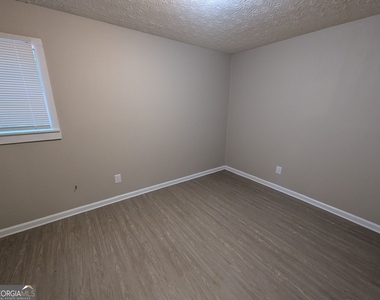 242 Rustwood Drive - Photo Thumbnail 4