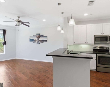 10 Perimeter Summi Boulevard Ne - Photo Thumbnail 2